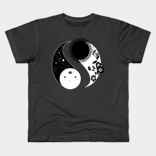 Ying-Yang universe 2 Kids T-Shirt